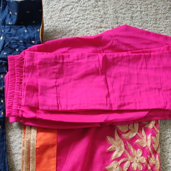 Suit - Picture 4 of 5